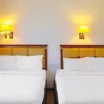 Super Oyo 90464 Borneo Suites Hotel