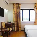 Super Oyo 90464 Borneo Suites Hotel