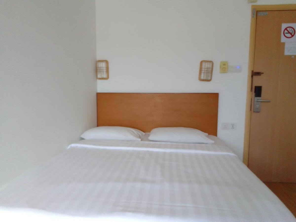 Super Oyo 90464 Borneo Hotel Kota Kinabalu